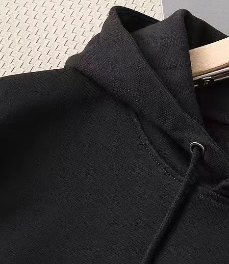🅿️240 brand [LV Louis Vuitton] (good news for fat people) 2025ss autumn latest long-sleeved round-neck sweatshirt, on sale simultaneously on the official website. Refreshing and breathable. Made of top Tencel Roman. Comfortable and soft. 3D three-dimensional clarity. Super fashion sense. Great for gifting and keeping for yourself. Size: M-5XL (can wear up to 220 pounds)